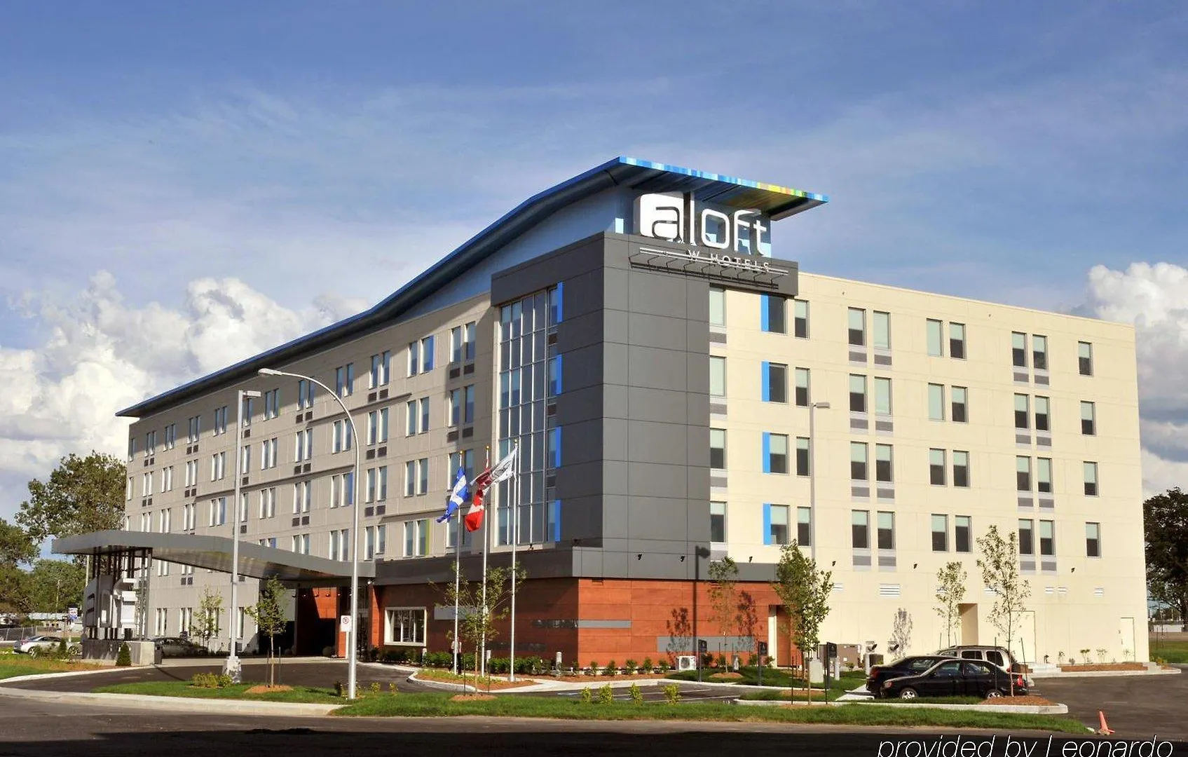 Aloft Montreal Airport Hotel 3*,