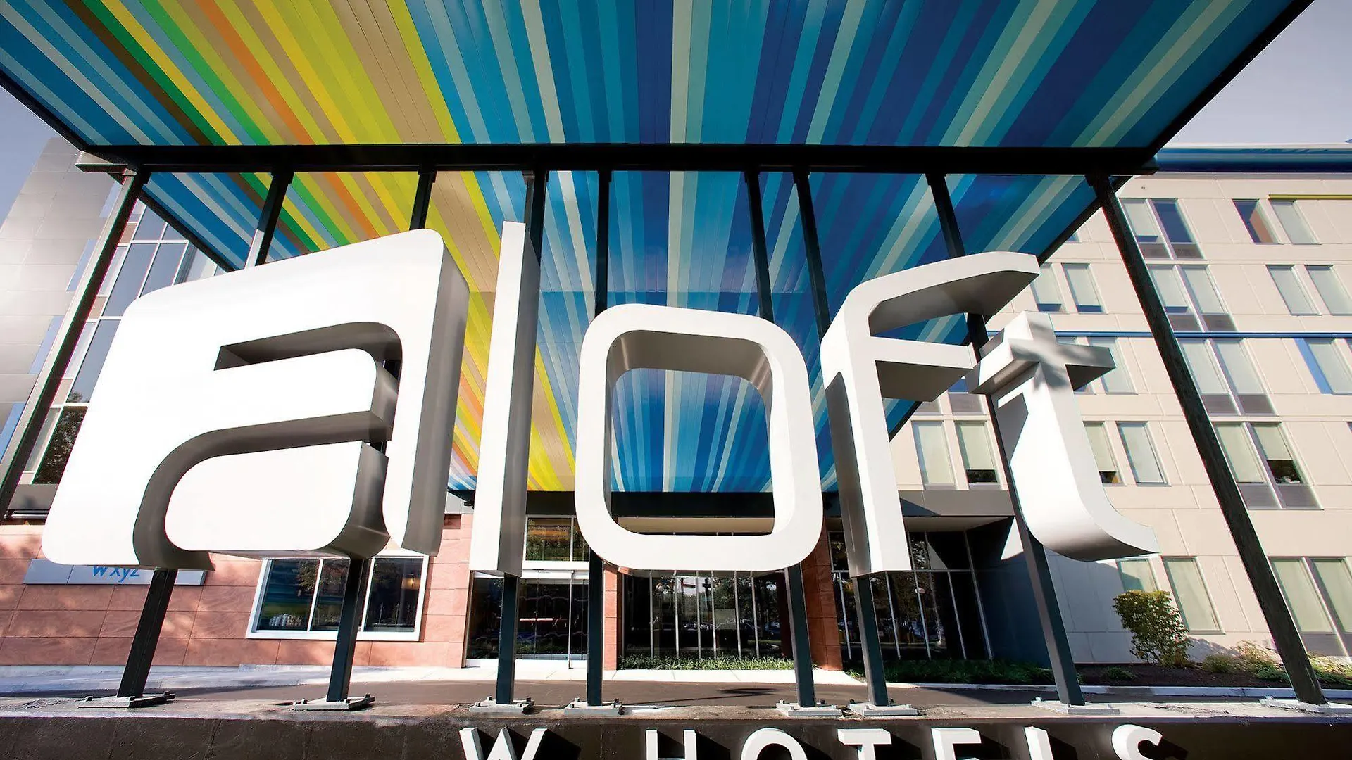 ***  Aloft Montreal Airport Hotel Canada