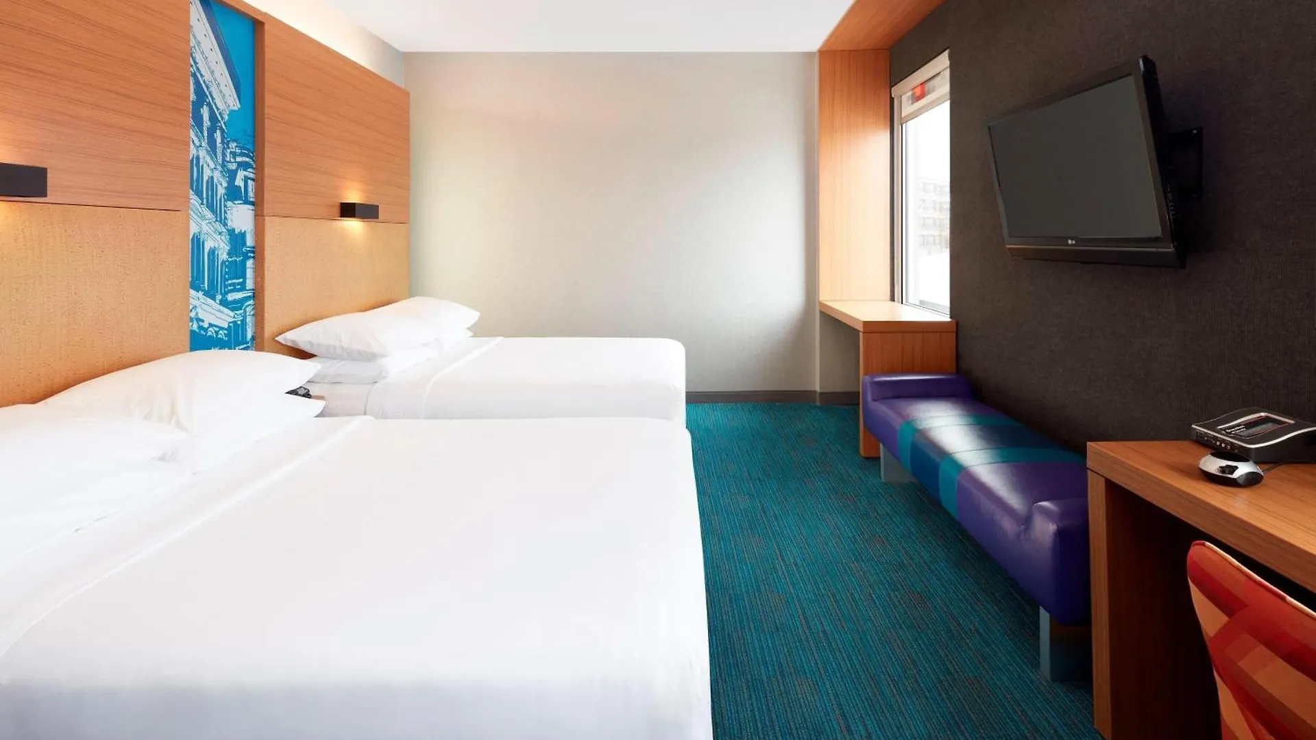 Aloft Montreal Airport Hotel Dorval