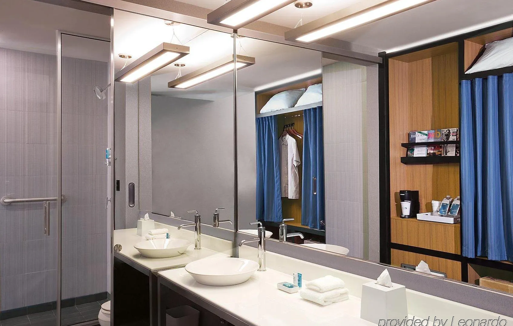 Aloft Montreal Airport Hotel Dorval