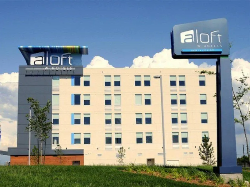 Aloft Montreal Airport Hotel Dorval