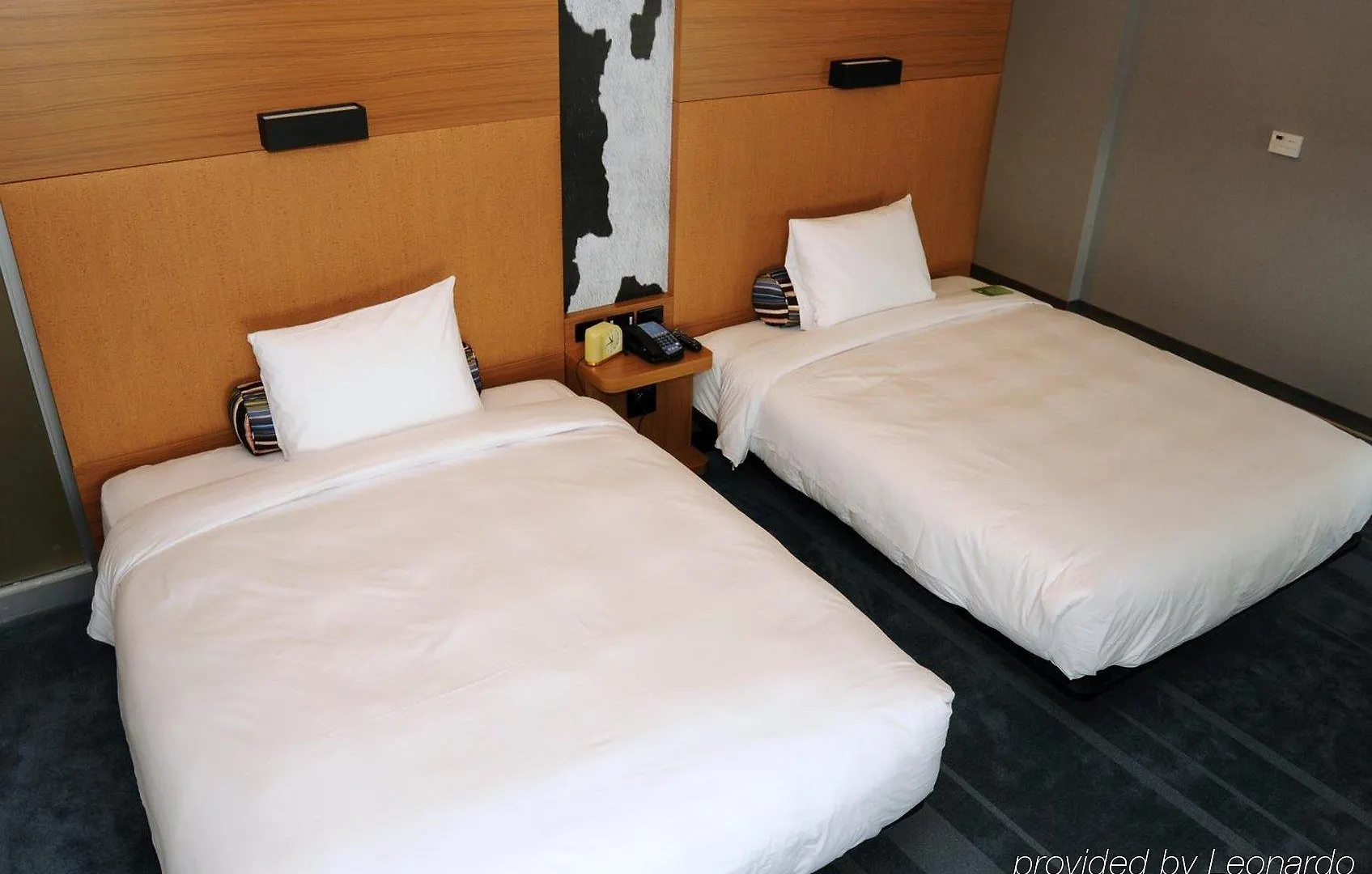 Aloft Montreal Airport Hotel Dorval