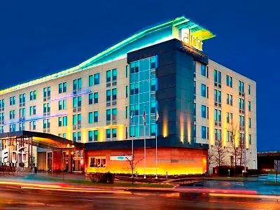 Aloft Montreal Airport Hotel Dorval