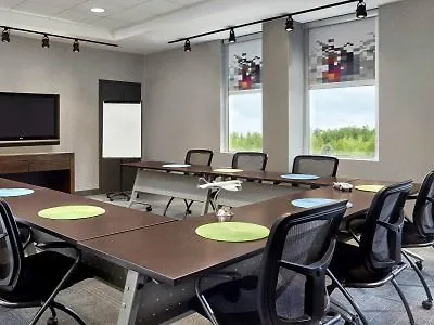 Aloft Montreal Airport Hotel Dorval