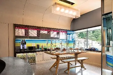 Aloft Montreal Airport Hotel Dorval 3*,  Canada