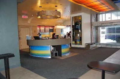 Aloft Montreal Airport Hotel Dorval