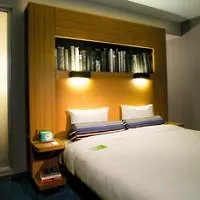 Aloft Montreal Airport Hotel Dorval