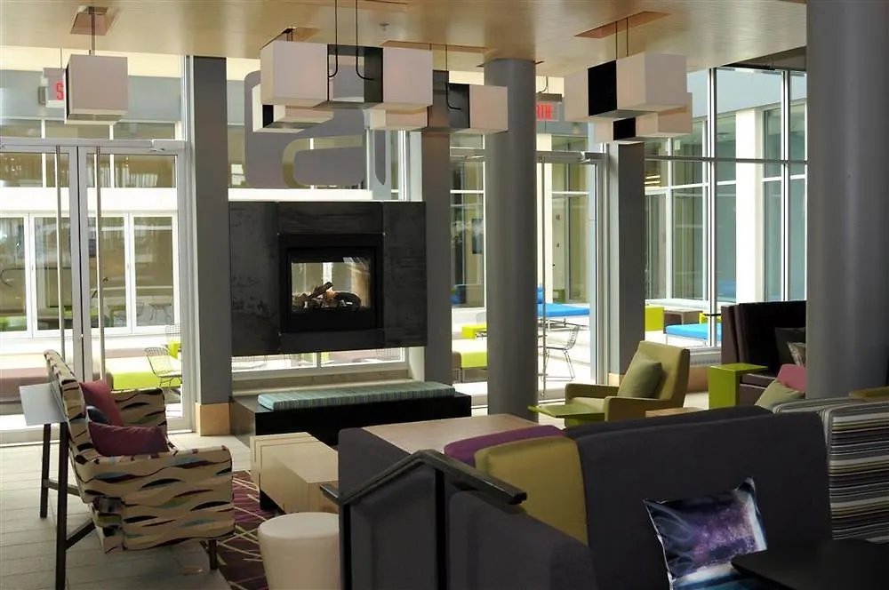 Aloft Montreal Airport Hotel